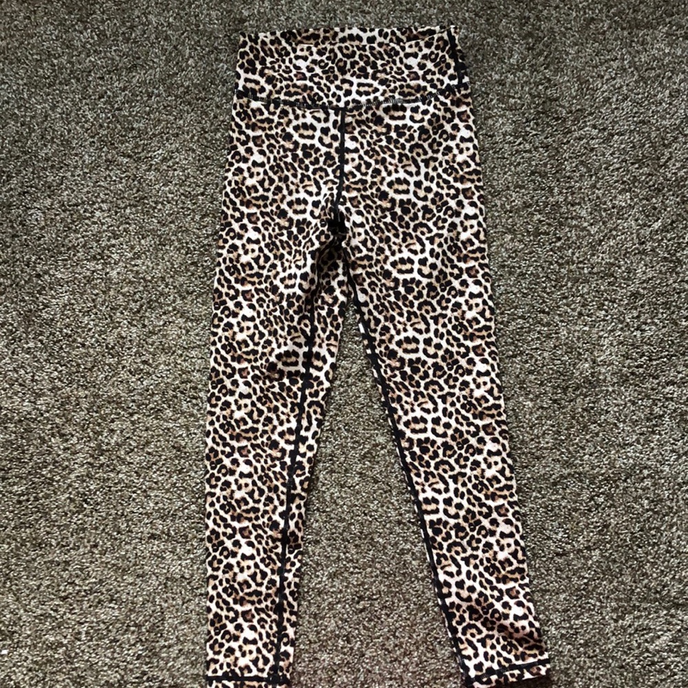 Zyia scrunch butt leggings, size 4